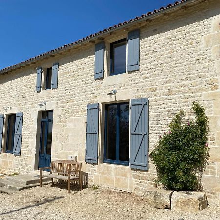 Château des Loups - Les Pommiers Echire Extérieur photo
