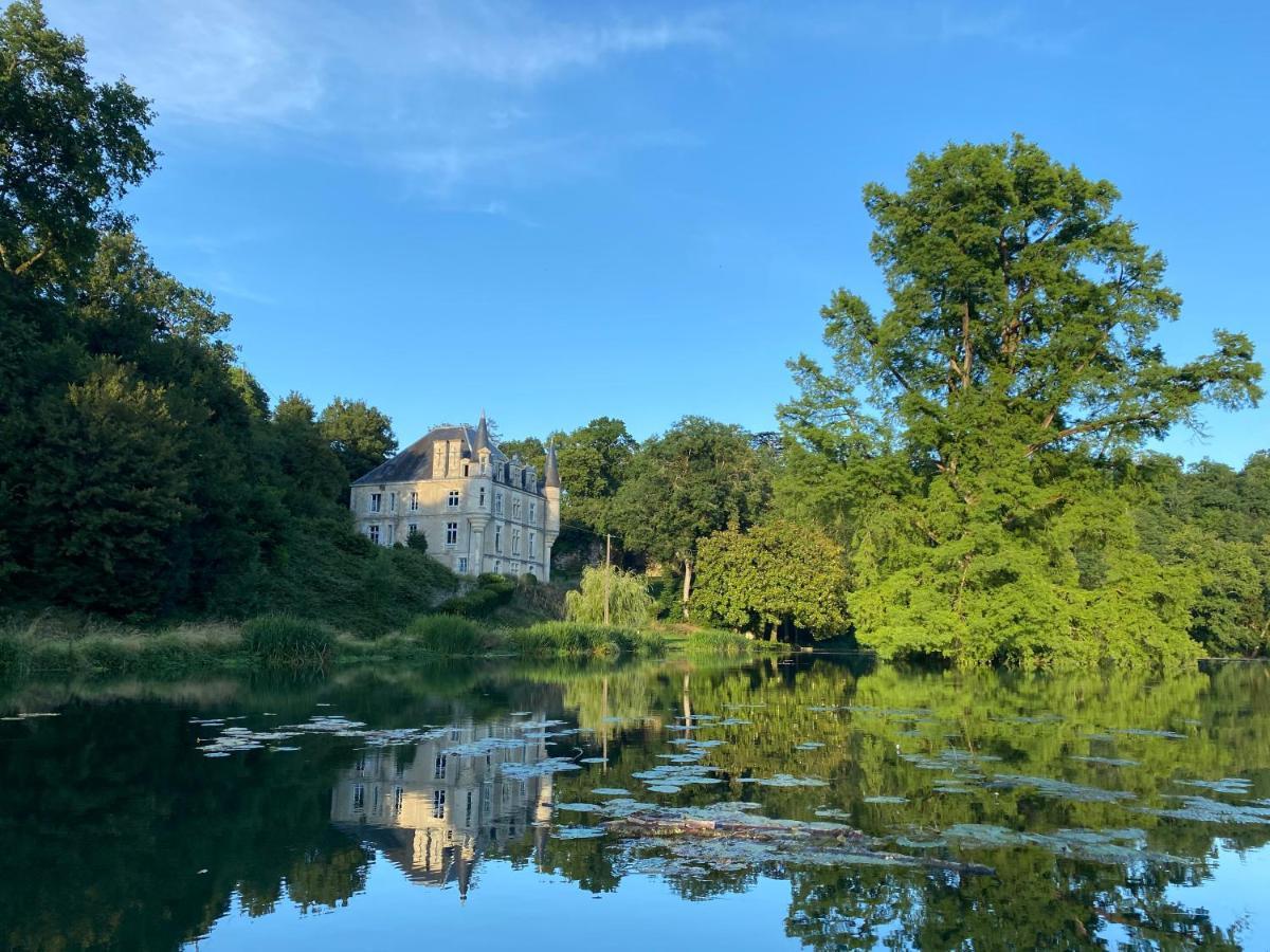 Château des Loups - Les Pommiers Echire Extérieur photo