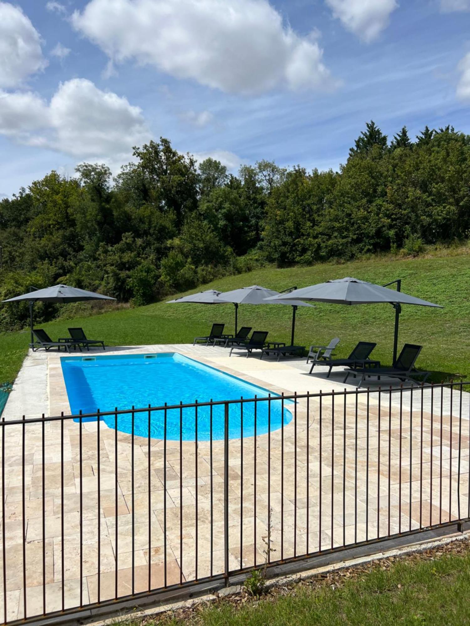 Château des Loups - Les Pommiers Echire Extérieur photo