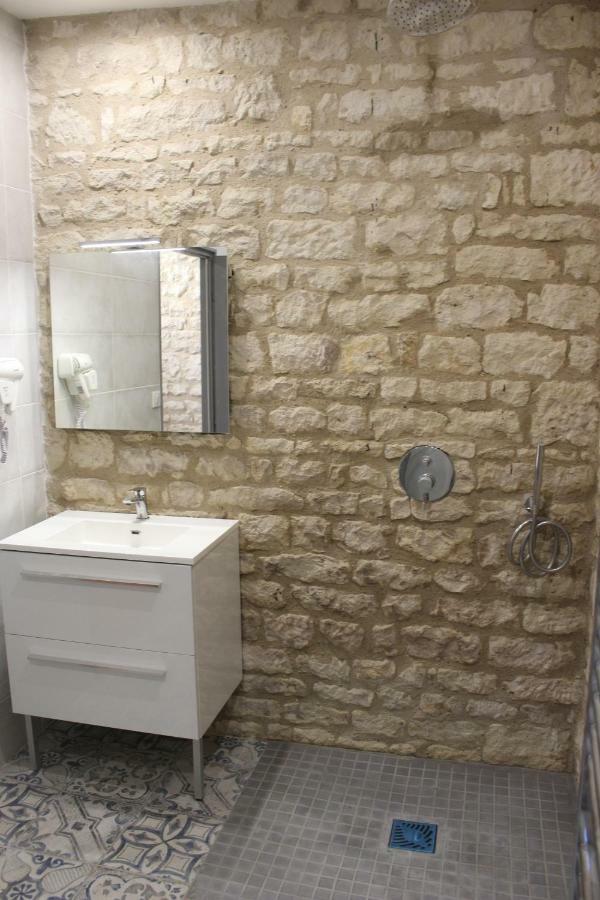 Château des Loups - Les Pommiers Echire Extérieur photo
