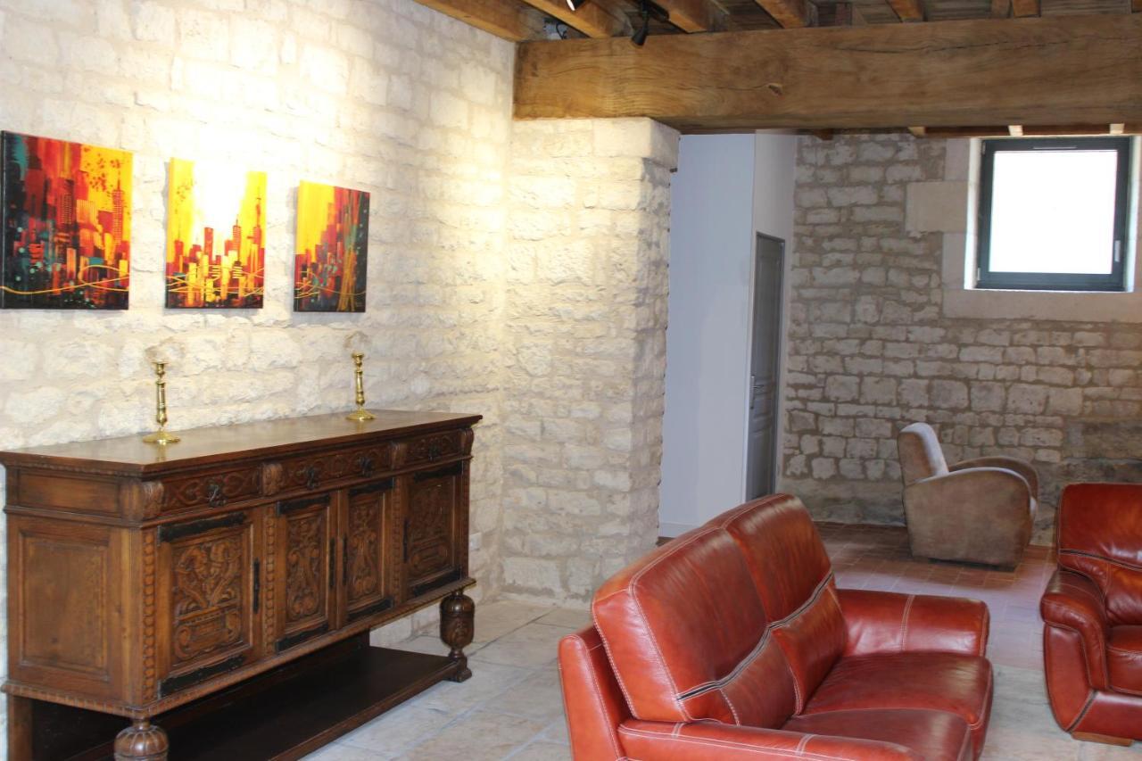 Château des Loups - Les Pommiers Echire Extérieur photo